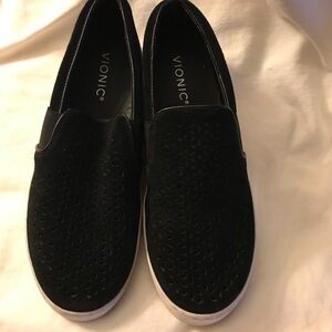 Vionic Slip On Shoe Black Suede Size 8